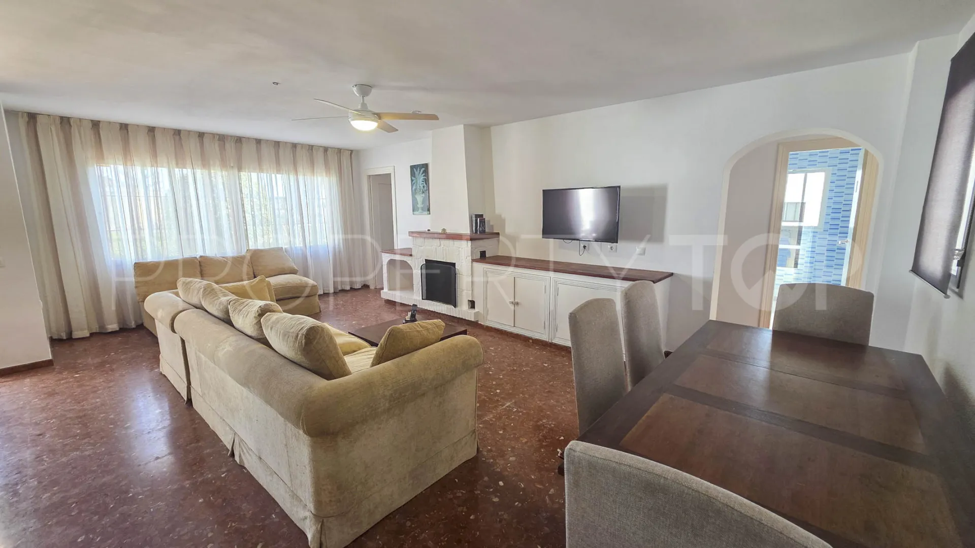 House for sale in Estepona with 3 bedrooms