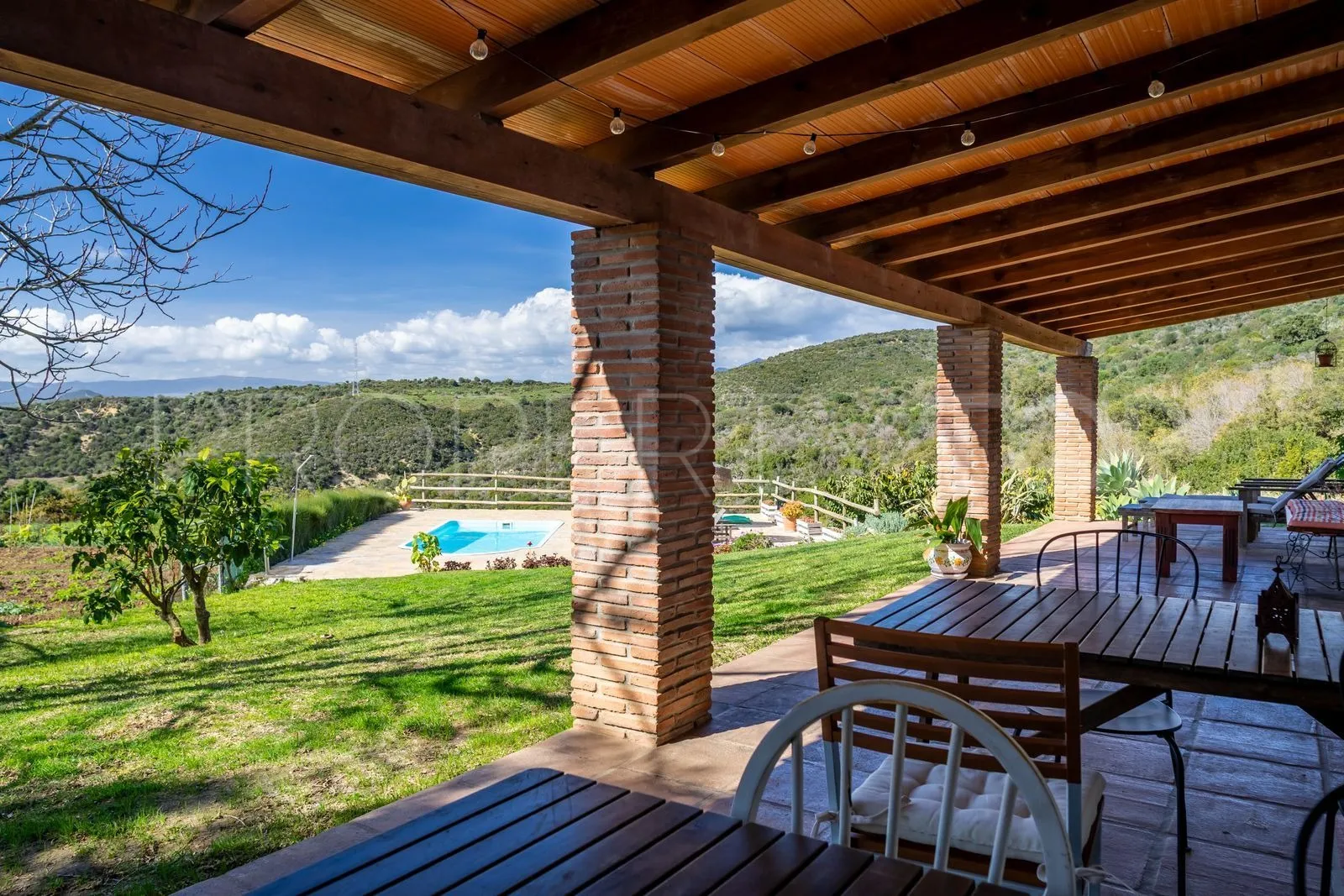 Finca for sale in Casares Pueblo