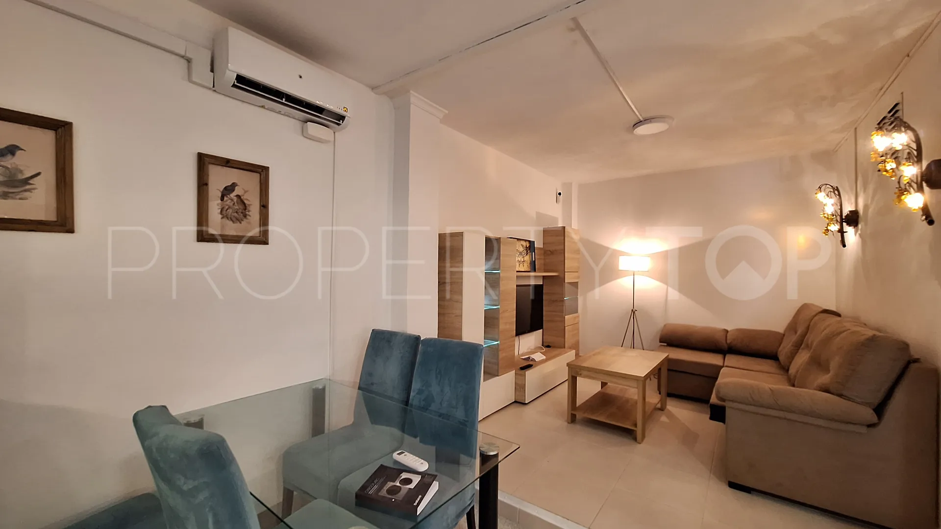 Buy house with 4 bedrooms in San Enrique de Guadiaro