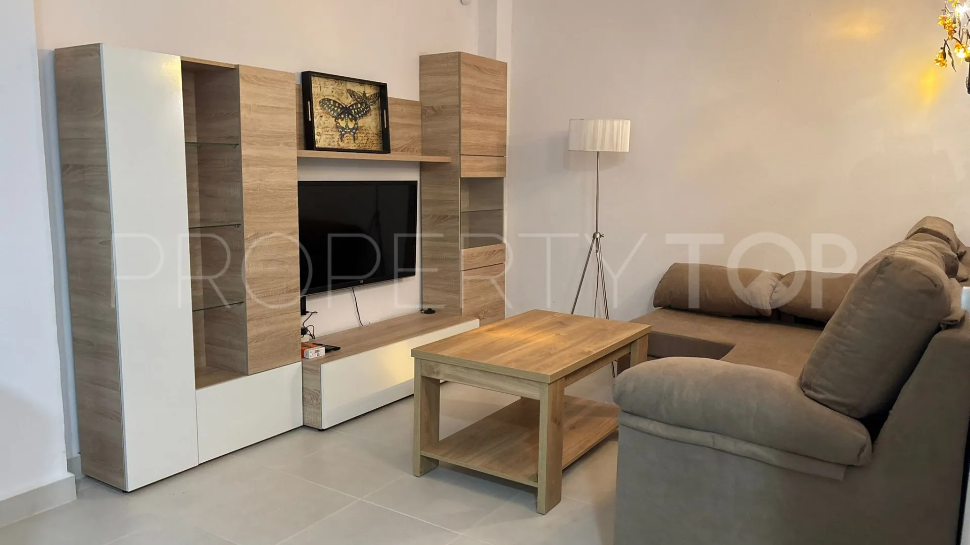 Buy house with 4 bedrooms in San Enrique de Guadiaro