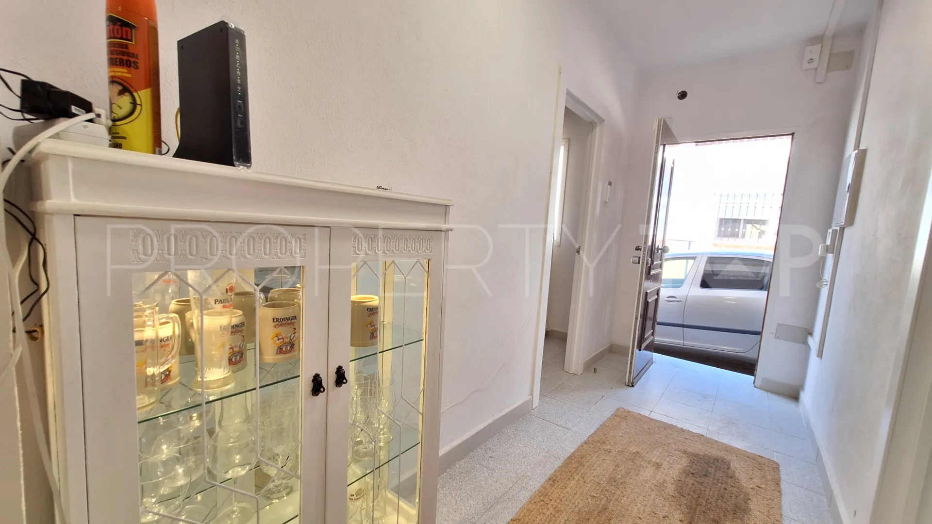 Buy house with 4 bedrooms in San Enrique de Guadiaro
