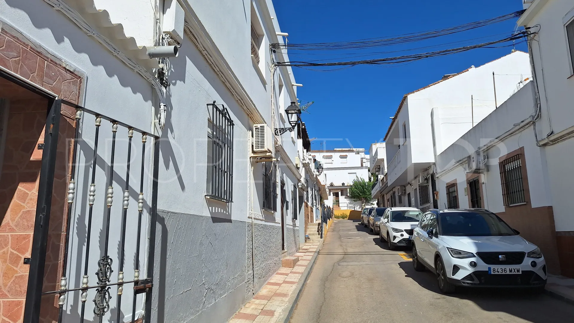 Buy house with 4 bedrooms in San Enrique de Guadiaro