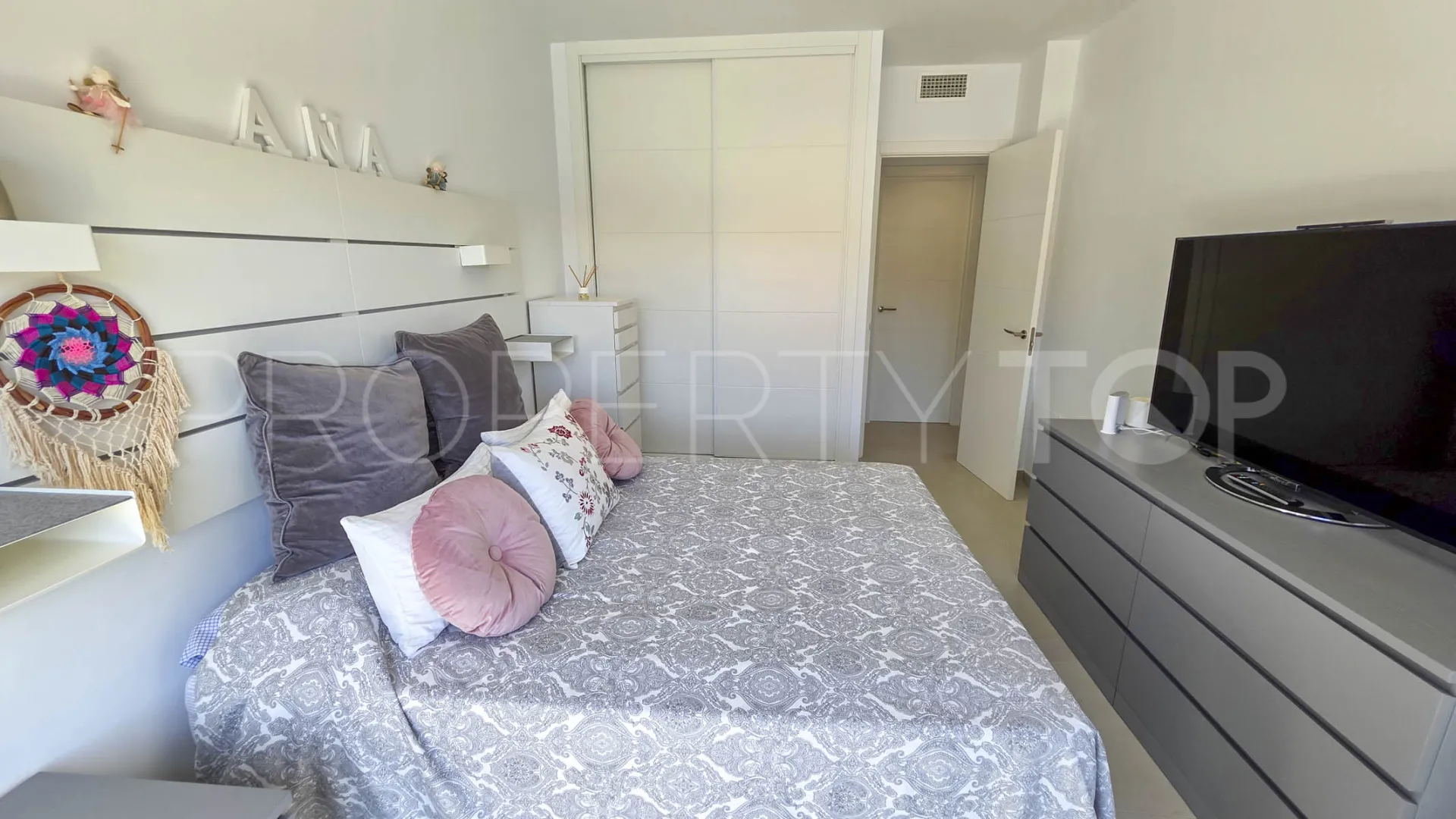 For sale house with 3 bedrooms in La Duquesa