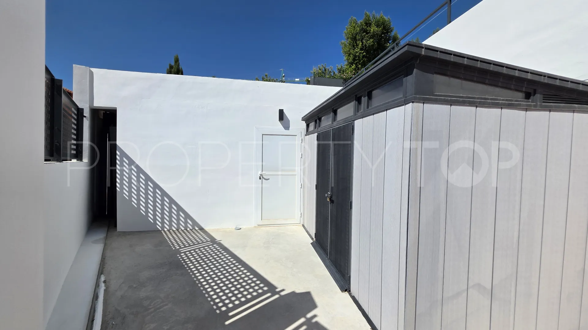 For sale house with 3 bedrooms in La Duquesa