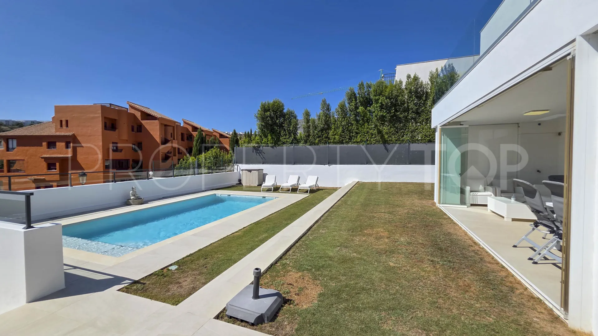 For sale house with 3 bedrooms in La Duquesa