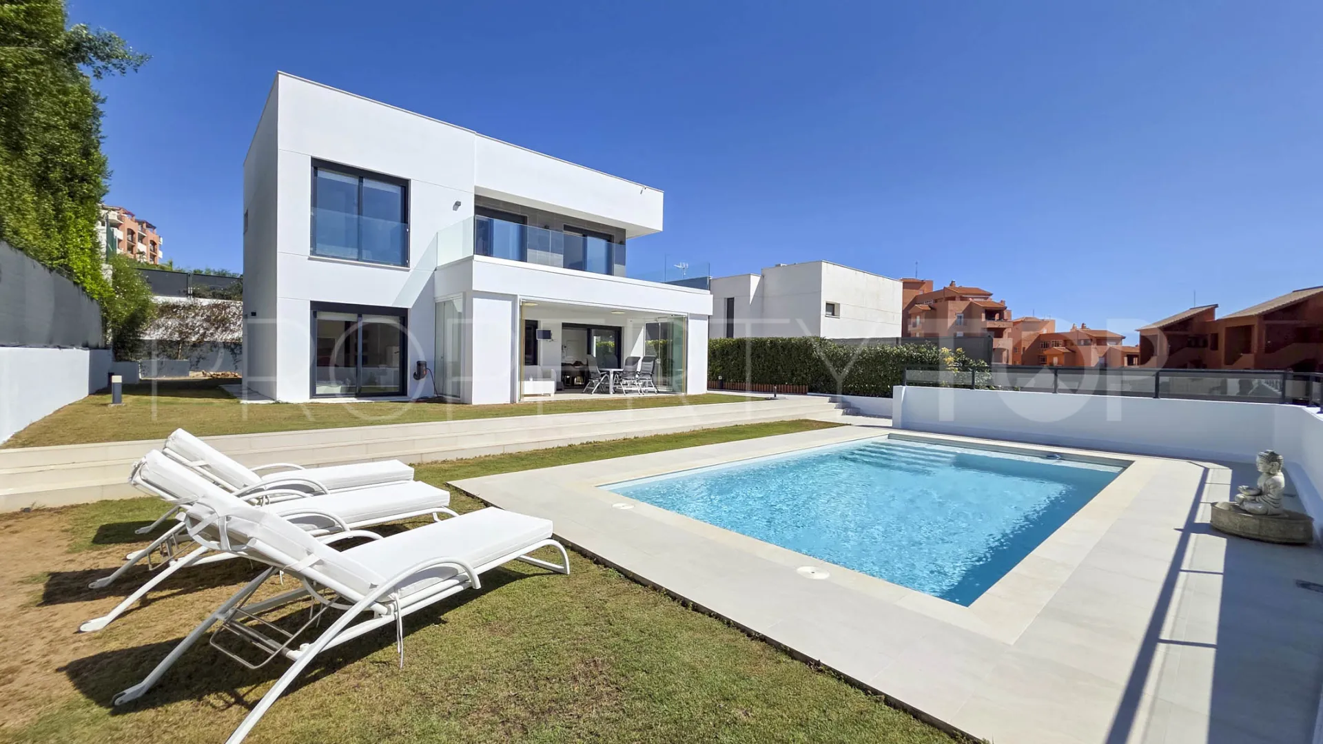 For sale house with 3 bedrooms in La Duquesa