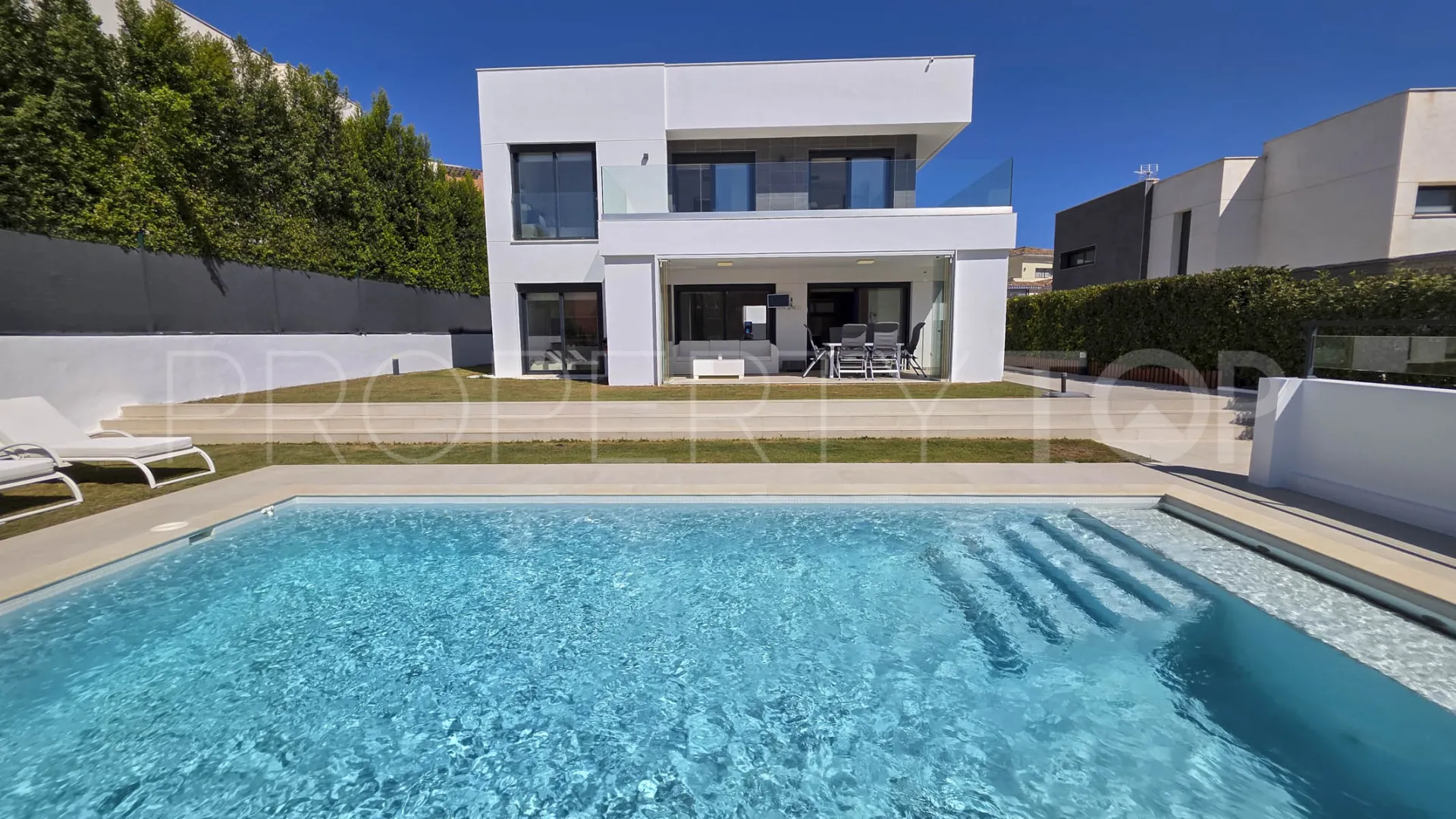 For sale house with 3 bedrooms in La Duquesa