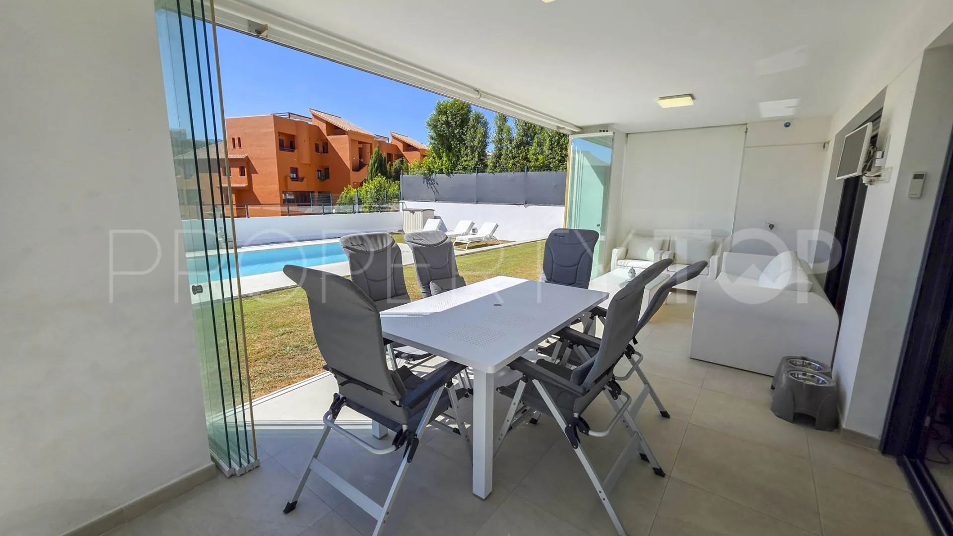 For sale house with 3 bedrooms in La Duquesa