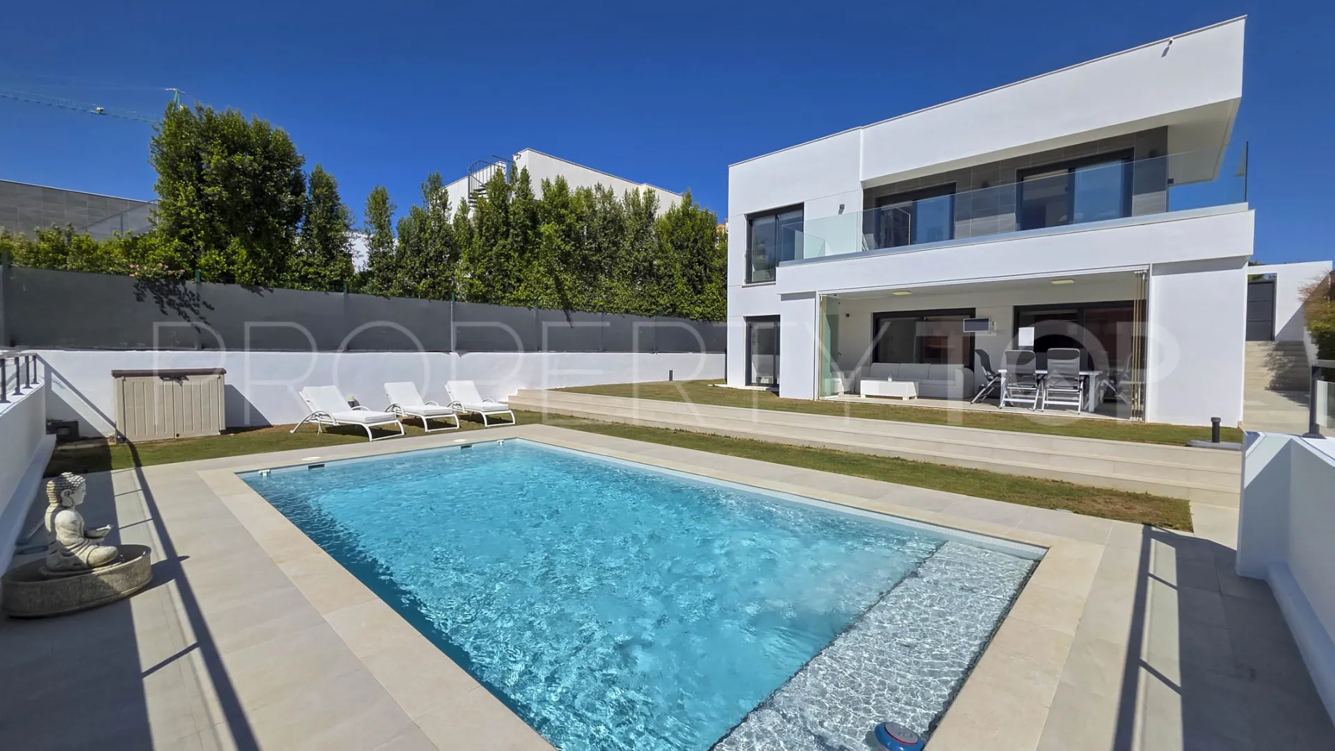 For sale house with 3 bedrooms in La Duquesa
