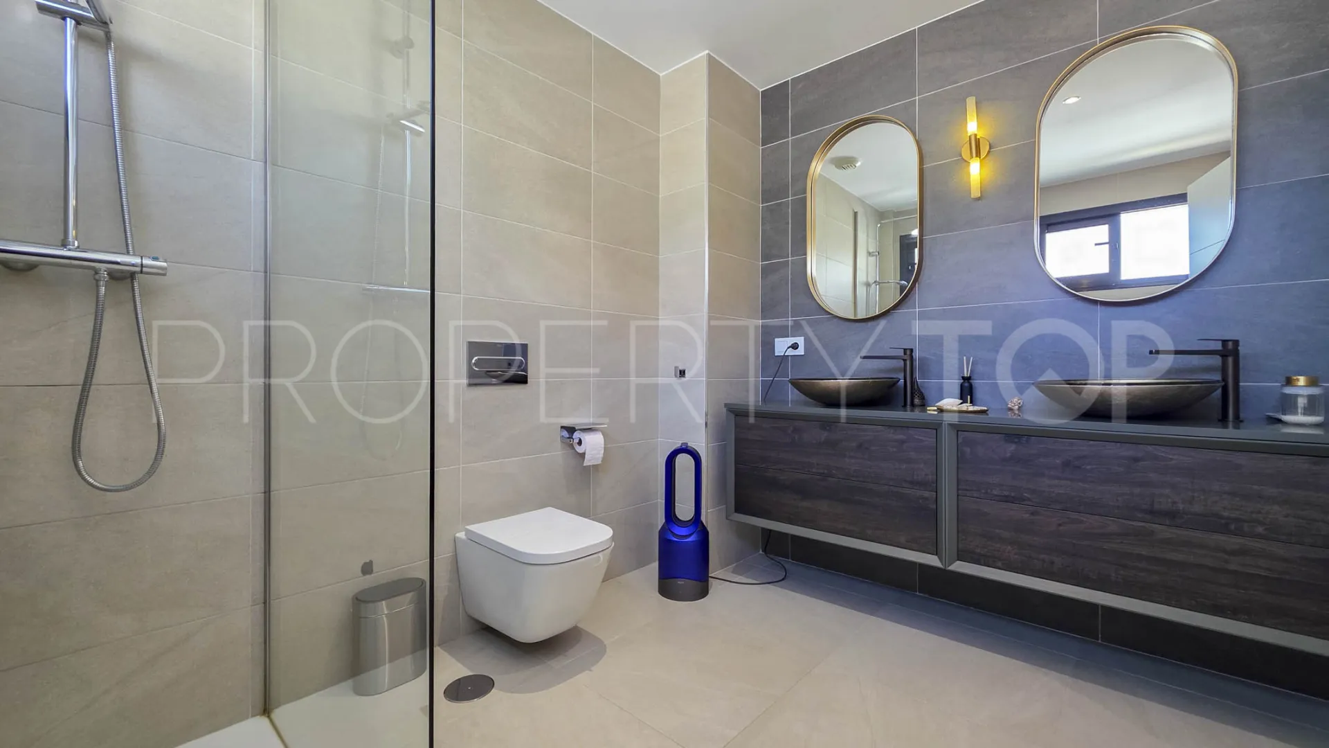 For sale house with 3 bedrooms in La Duquesa
