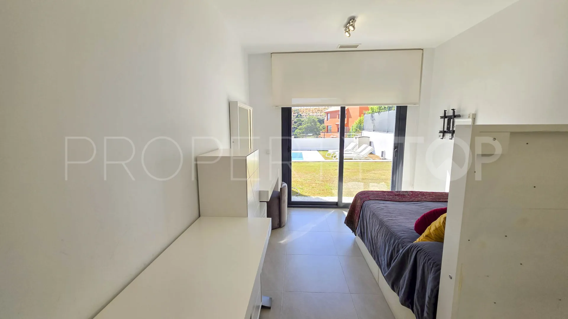 For sale house with 3 bedrooms in La Duquesa