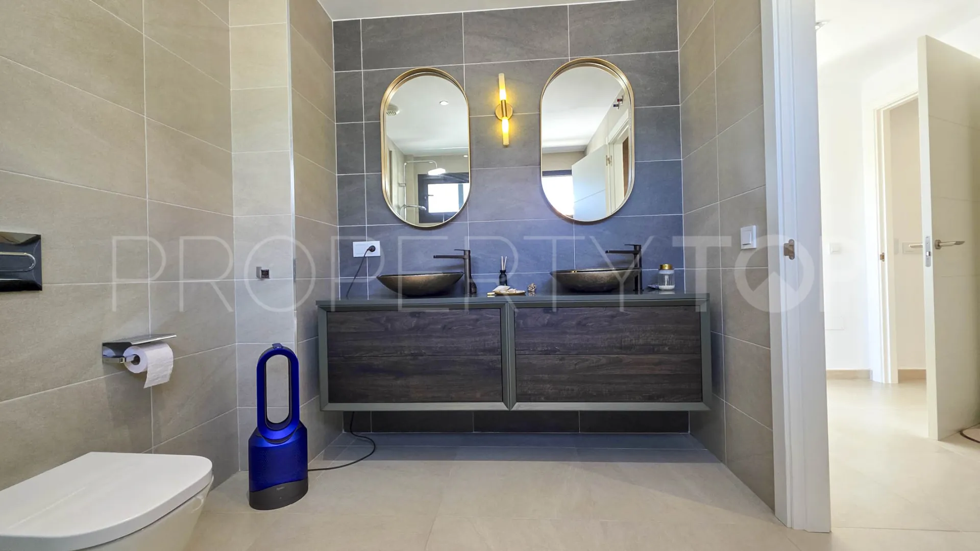 For sale house with 3 bedrooms in La Duquesa