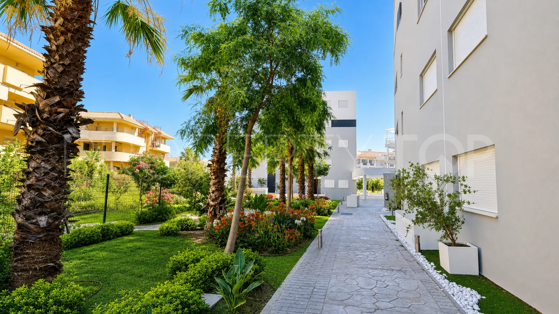 2 bedrooms apartment in La Duquesa for sale