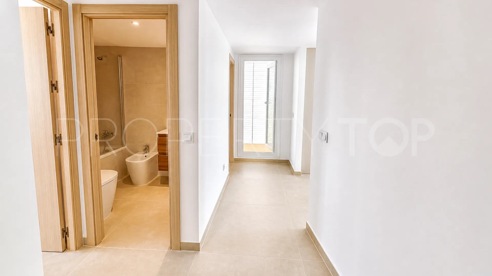 2 bedrooms apartment in La Duquesa for sale