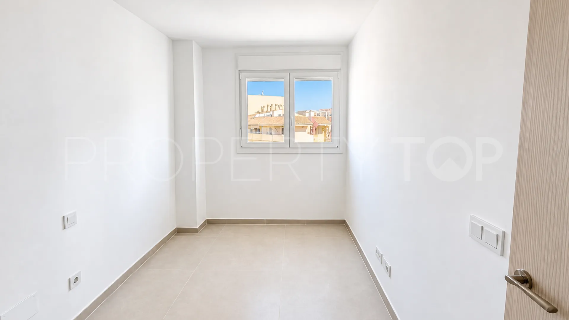 2 bedrooms apartment in La Duquesa for sale