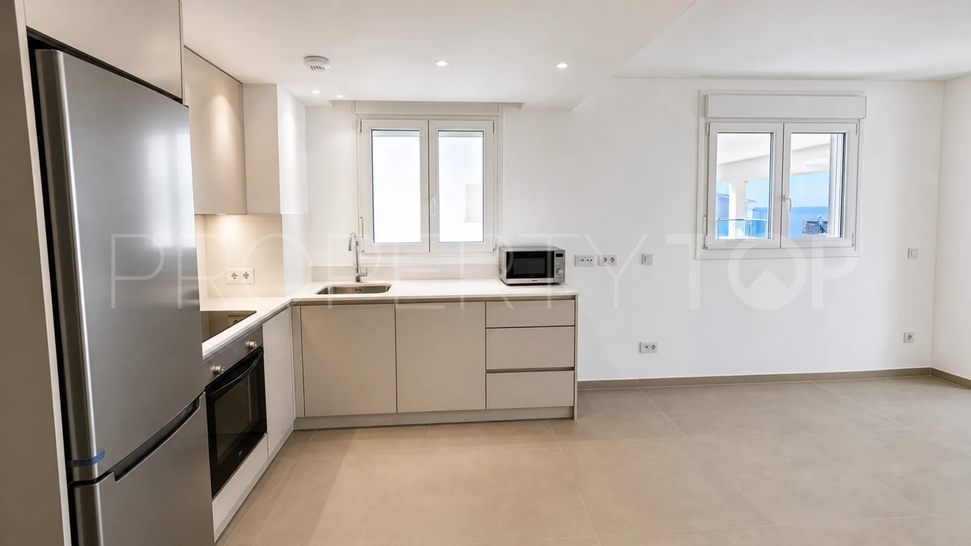 2 bedrooms apartment in La Duquesa for sale