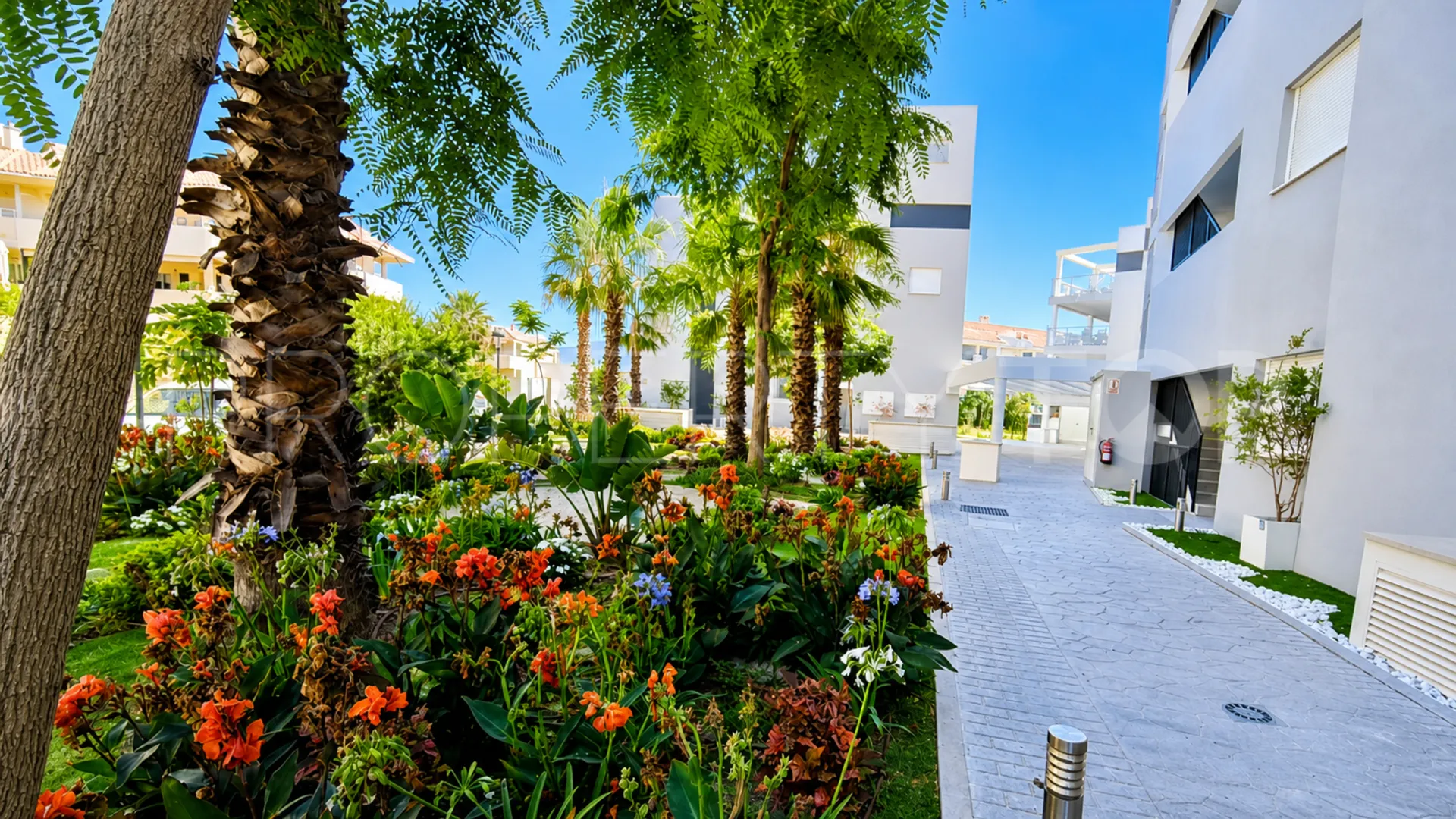 2 bedrooms apartment in La Duquesa for sale