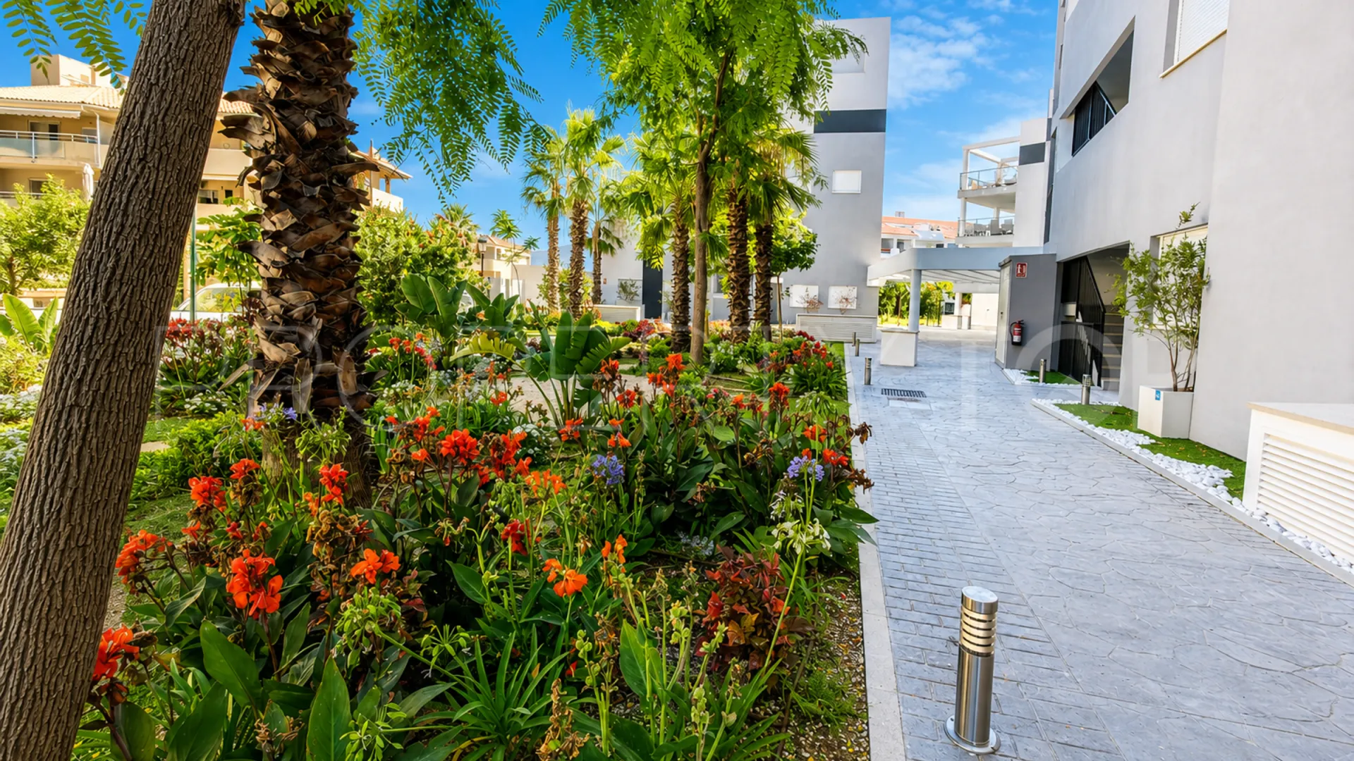 2 bedrooms apartment in La Duquesa for sale