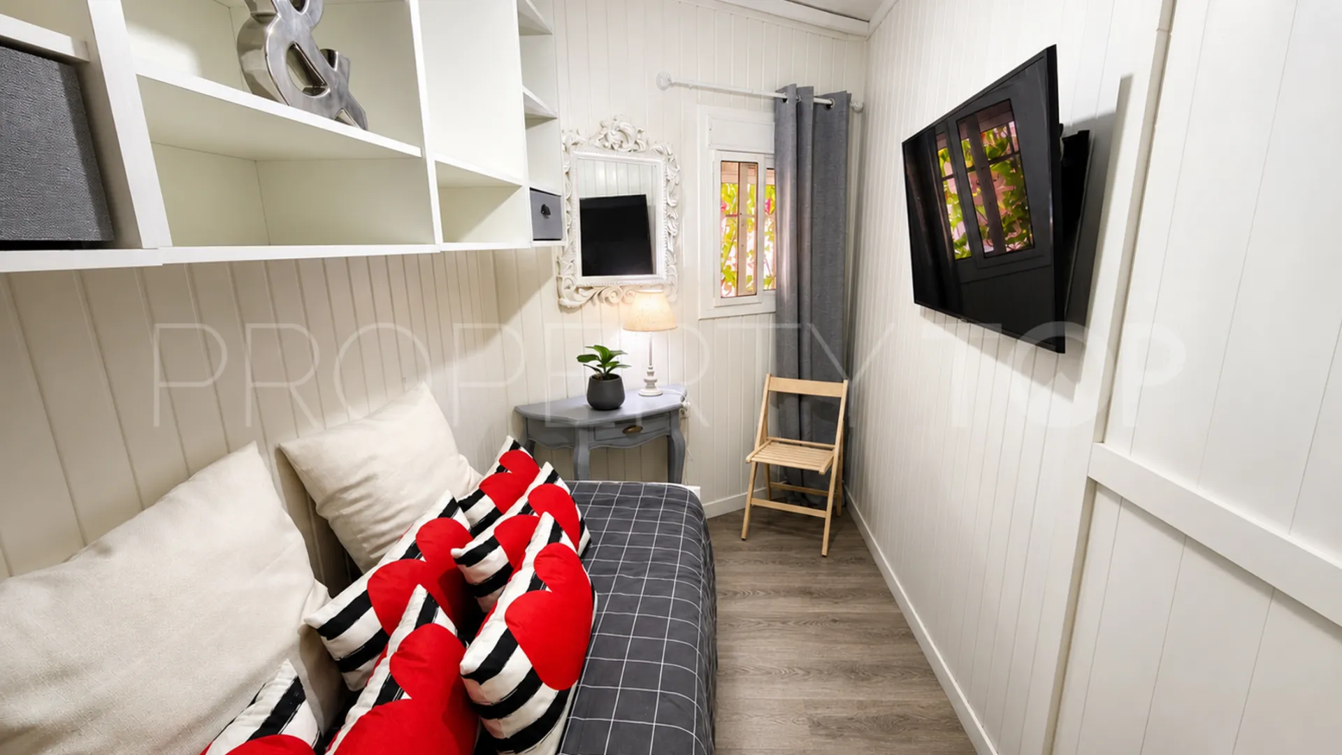 For sale 2 bedrooms apartment in La Duquesa