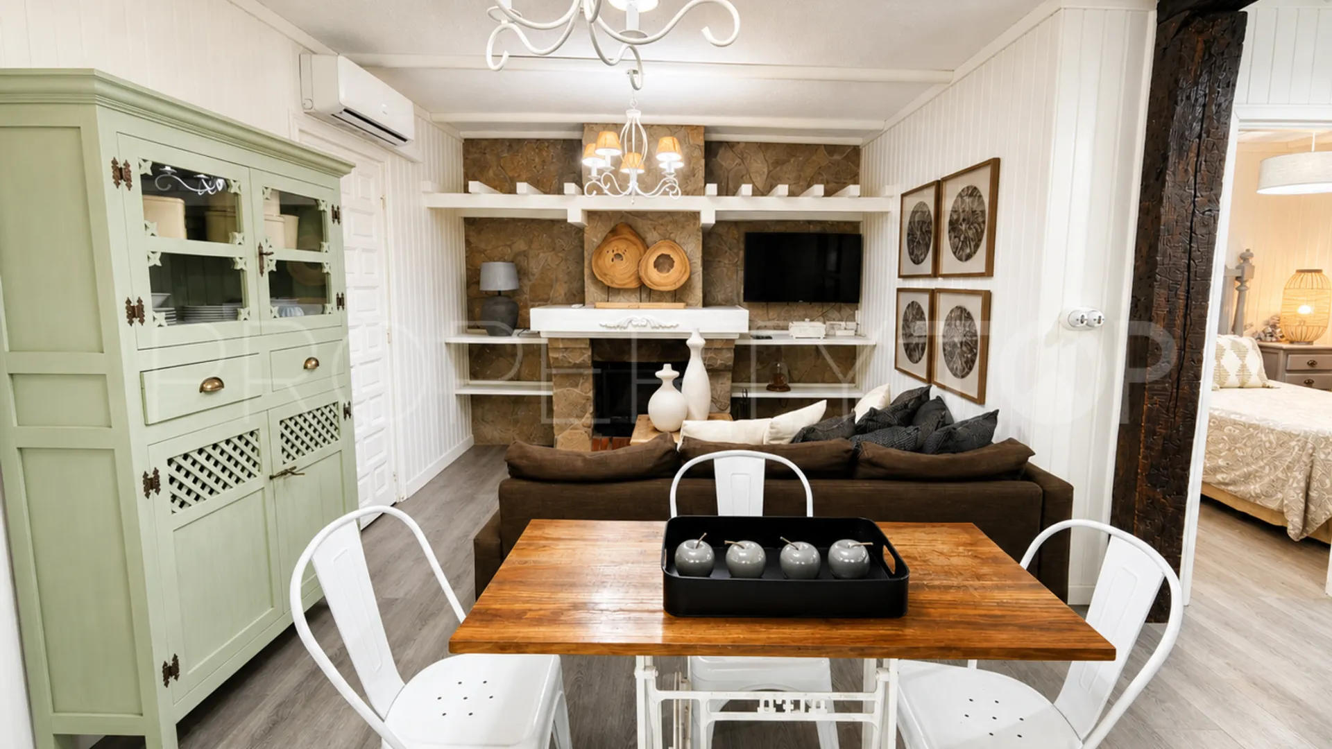 For sale 2 bedrooms apartment in La Duquesa