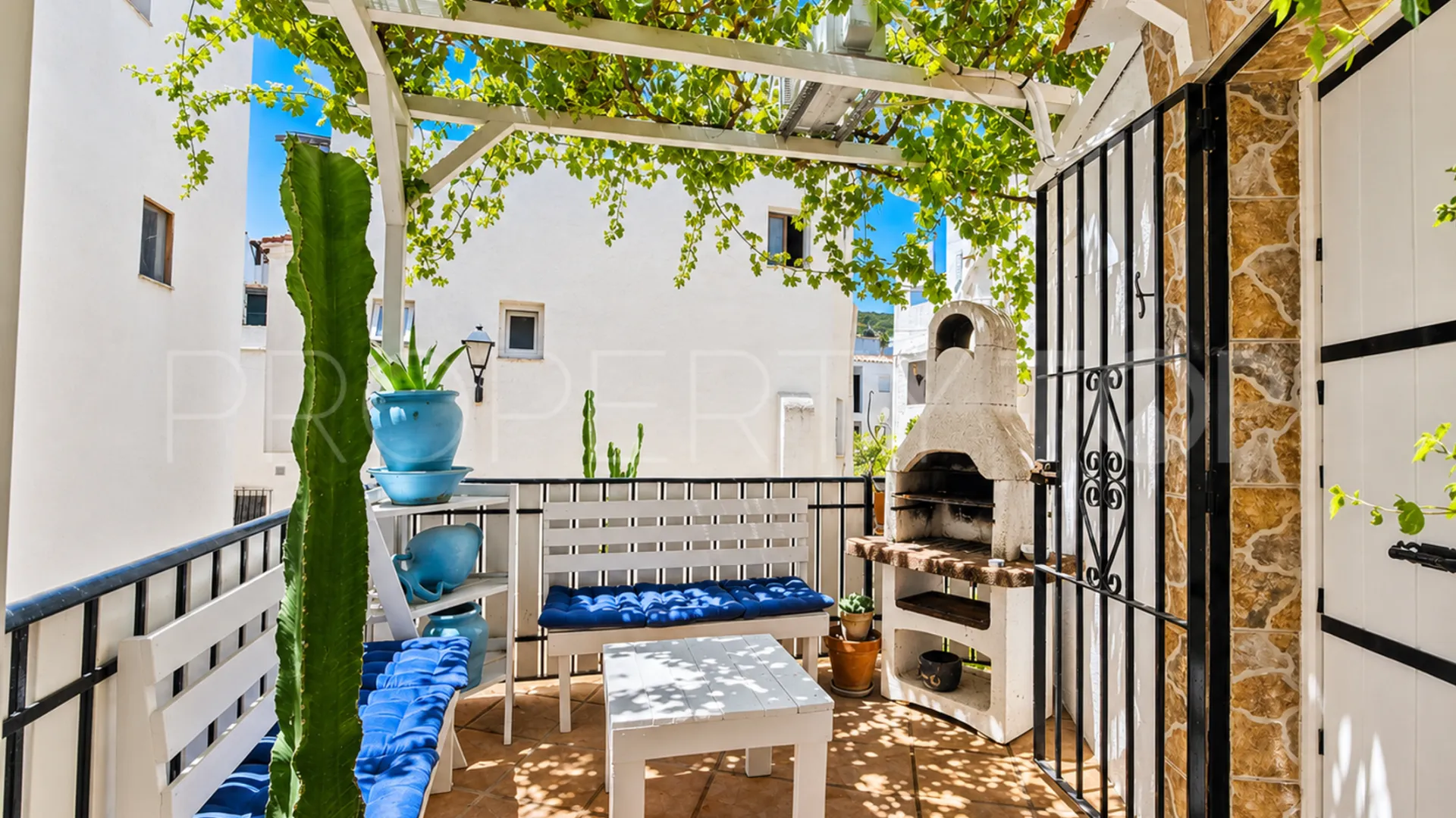 For sale 2 bedrooms apartment in La Duquesa