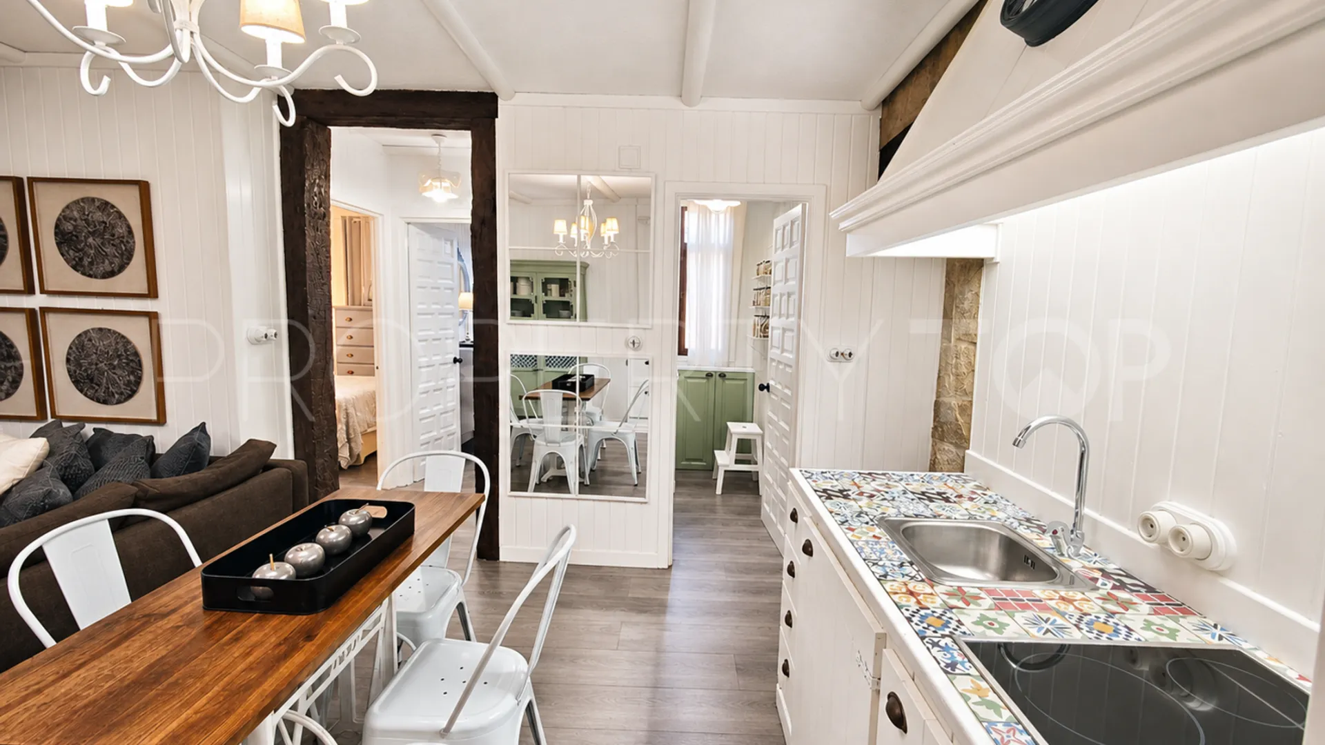 For sale 2 bedrooms apartment in La Duquesa