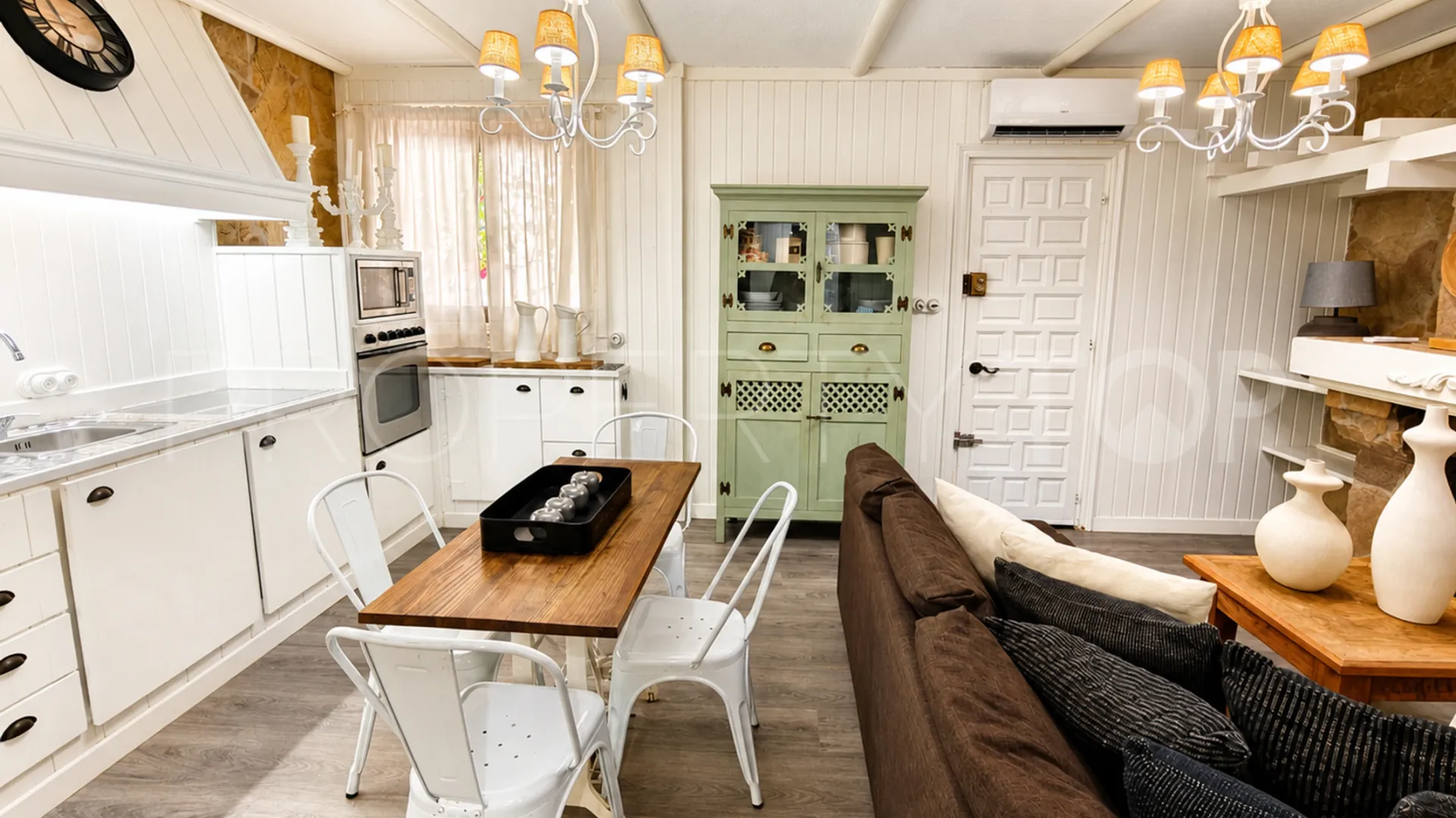 For sale 2 bedrooms apartment in La Duquesa
