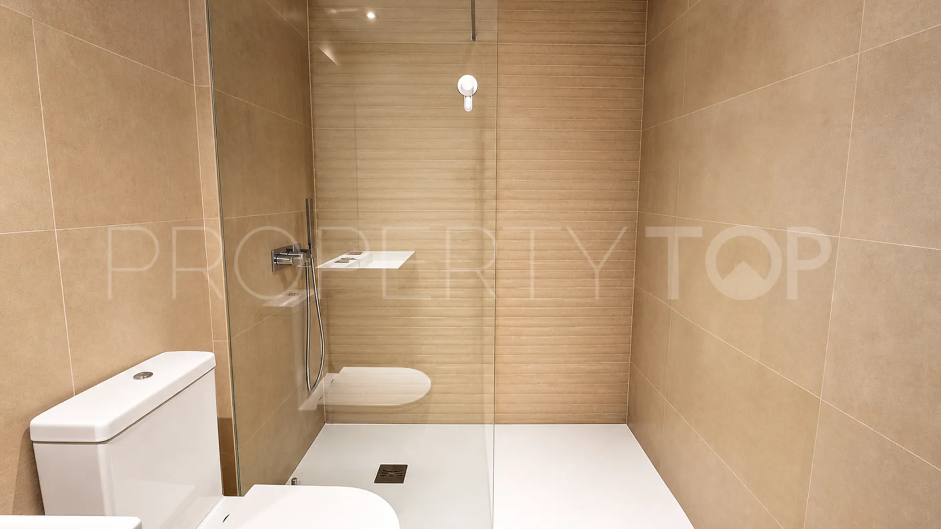 For sale ground floor apartment with 2 bedrooms in Casares Playa