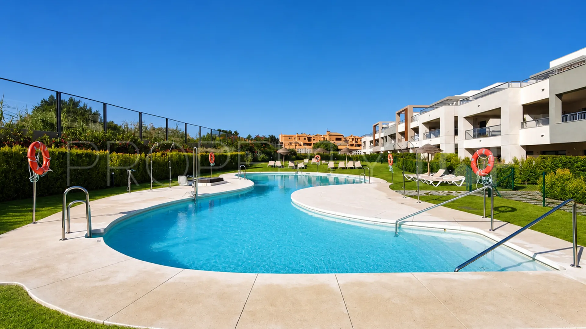 For sale ground floor apartment with 2 bedrooms in Casares Playa