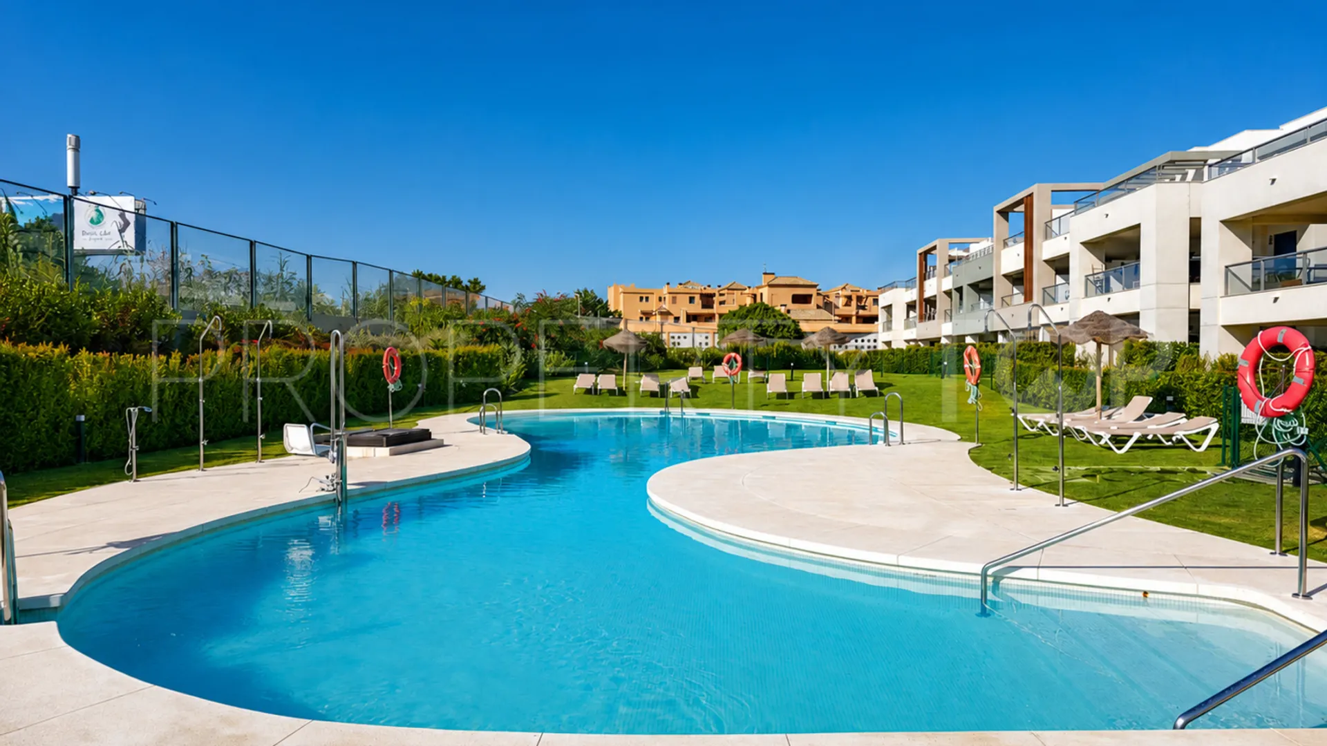 For sale ground floor apartment with 2 bedrooms in Casares Playa