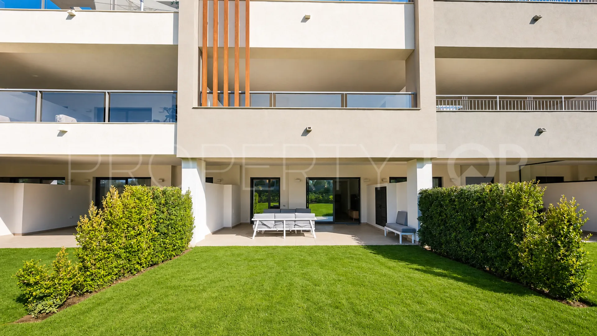 For sale ground floor apartment with 2 bedrooms in Casares Playa