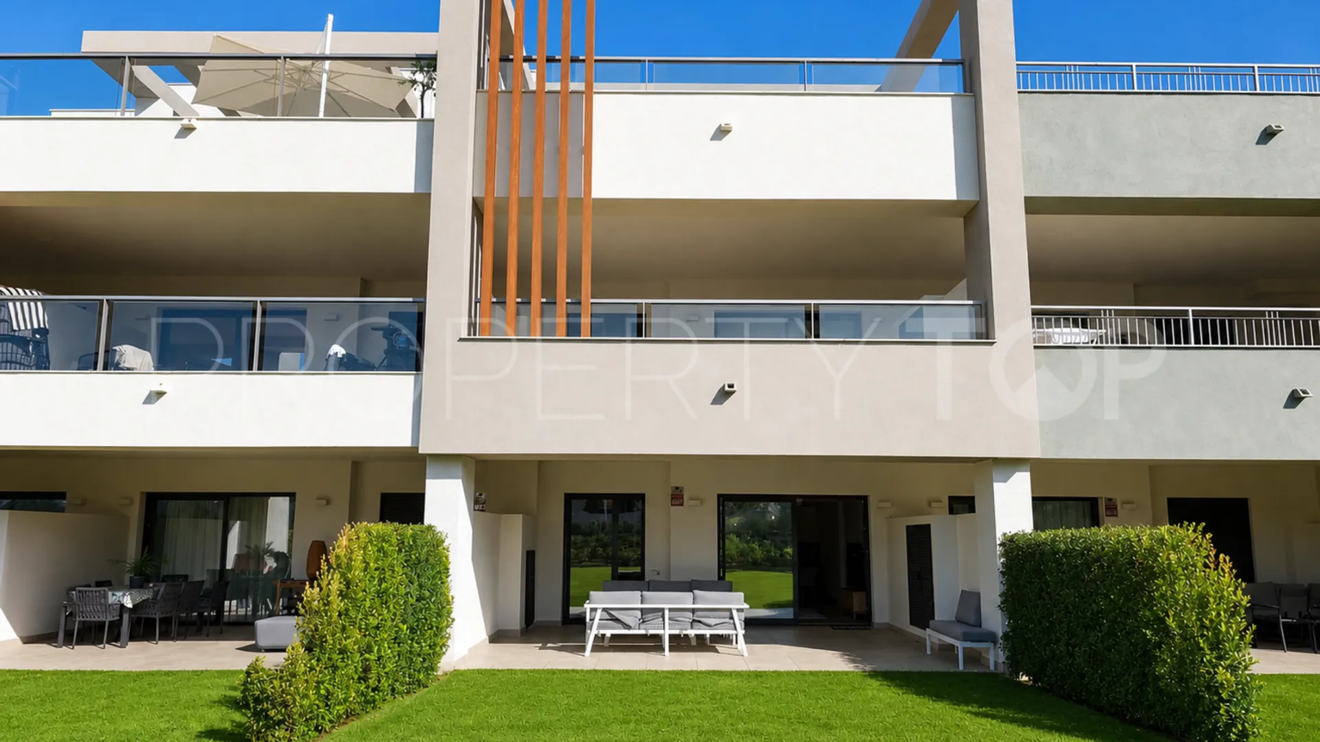 For sale ground floor apartment with 2 bedrooms in Casares Playa