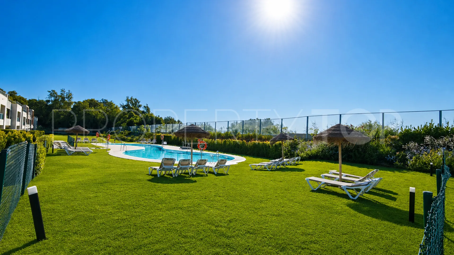 For sale ground floor apartment with 2 bedrooms in Casares Playa