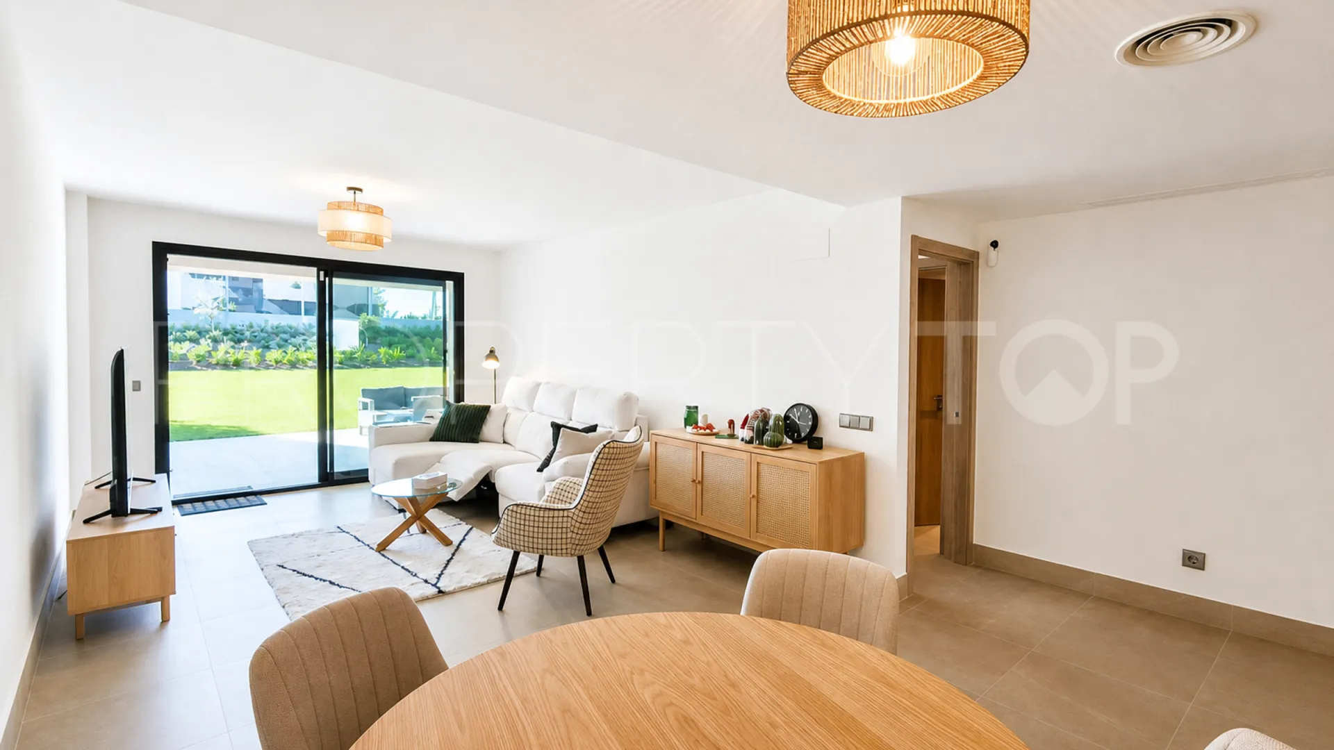 For sale ground floor apartment with 2 bedrooms in Casares Playa
