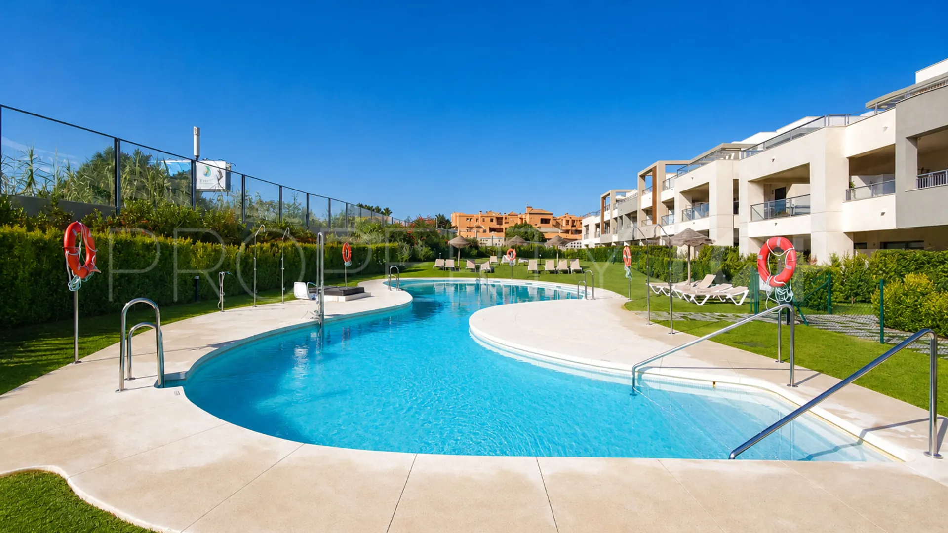 For sale ground floor apartment with 2 bedrooms in Casares Playa
