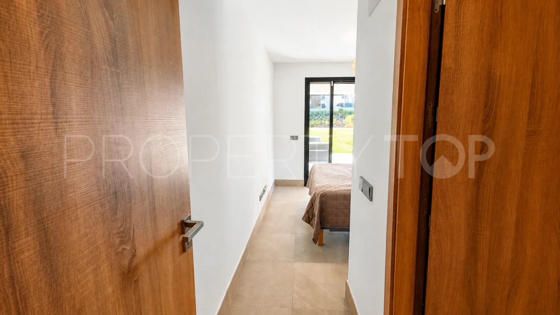 For sale ground floor apartment with 2 bedrooms in Casares Playa
