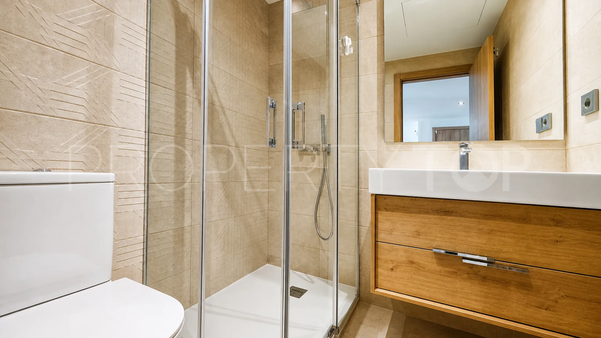 For sale ground floor apartment with 2 bedrooms in Casares Playa