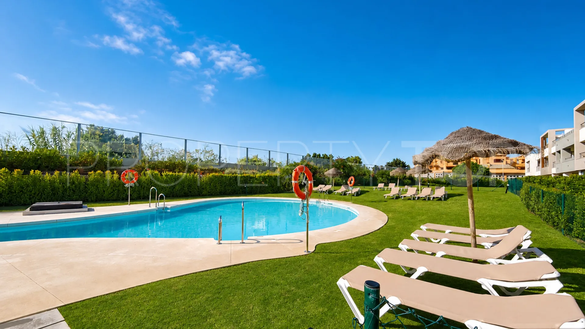 For sale ground floor apartment with 2 bedrooms in Casares Playa
