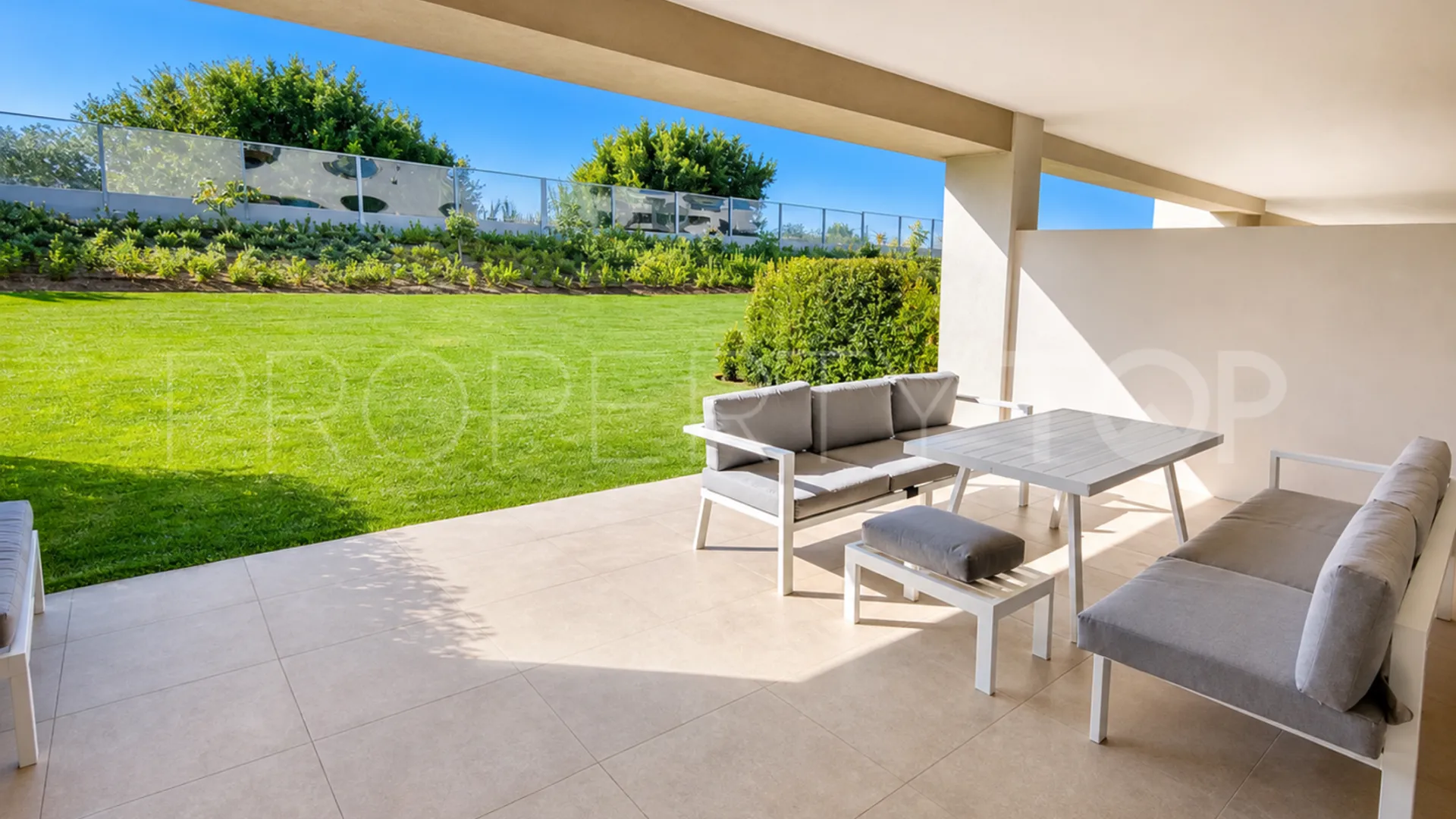 For sale ground floor apartment with 2 bedrooms in Casares Playa