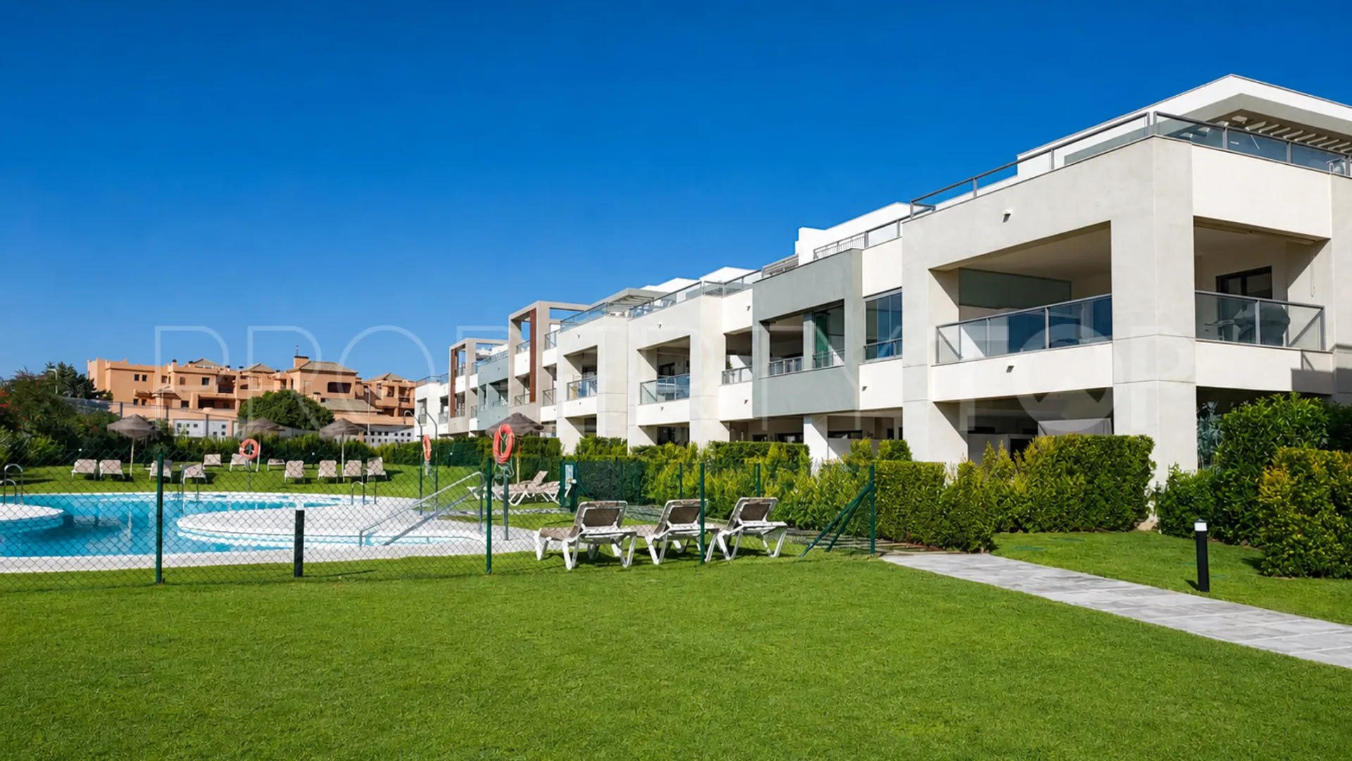 For sale ground floor apartment with 2 bedrooms in Casares Playa