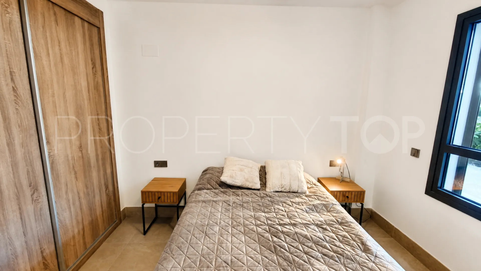 For sale ground floor apartment with 2 bedrooms in Casares Playa