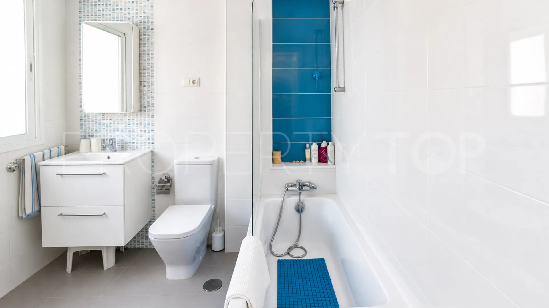 Comprar atico duplex en Sabinillas de 3 dormitorios