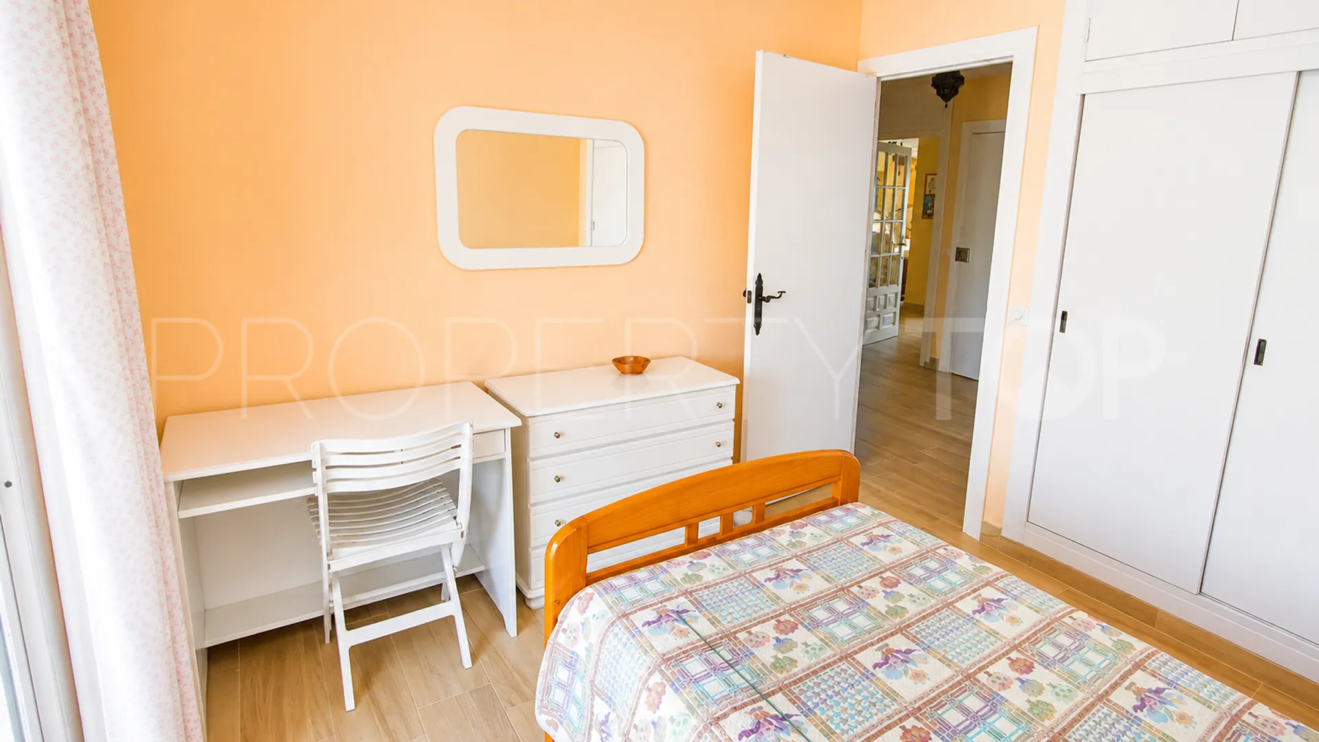 Comprar atico duplex en Sabinillas de 3 dormitorios