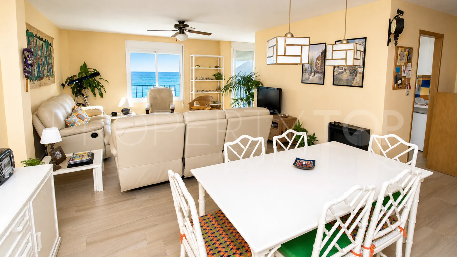 Comprar atico duplex en Sabinillas de 3 dormitorios