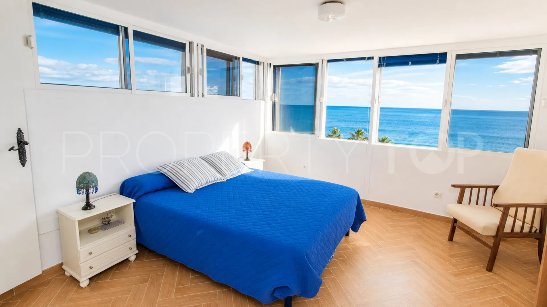 Comprar atico duplex en Sabinillas de 3 dormitorios
