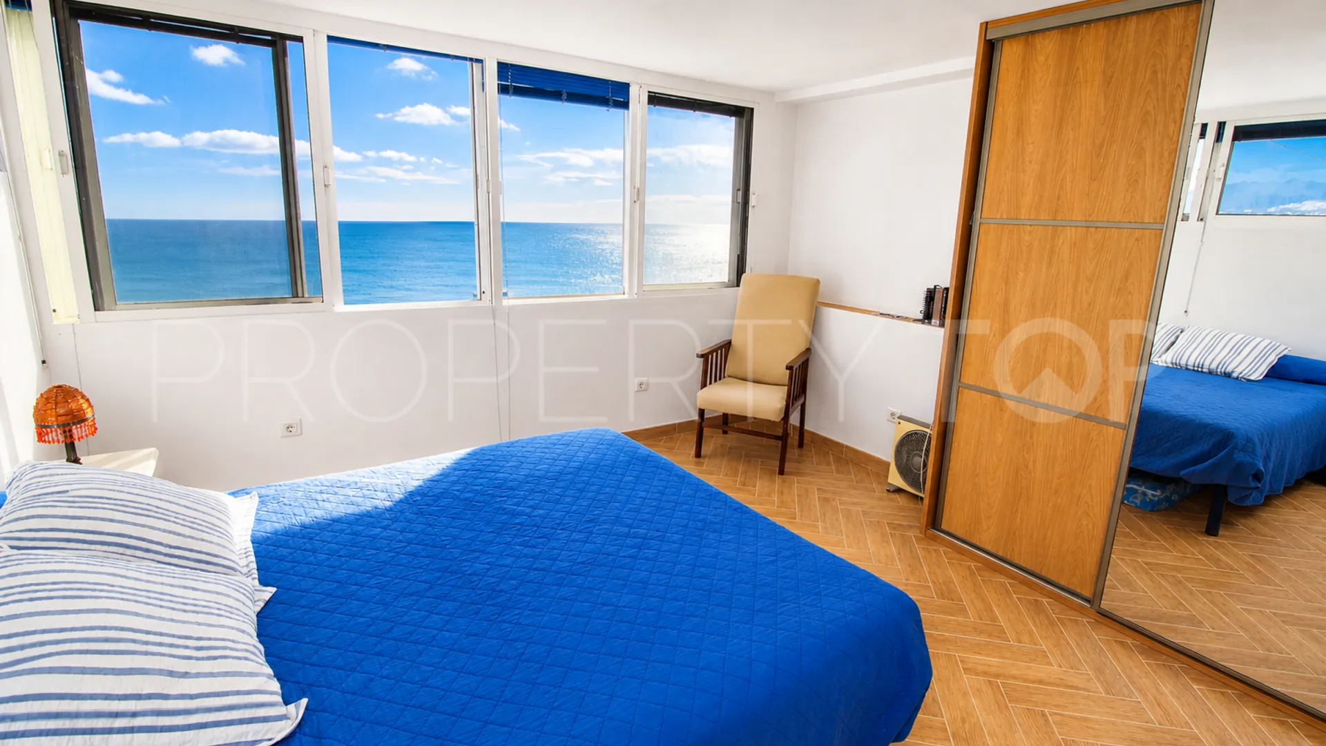 Comprar atico duplex en Sabinillas de 3 dormitorios