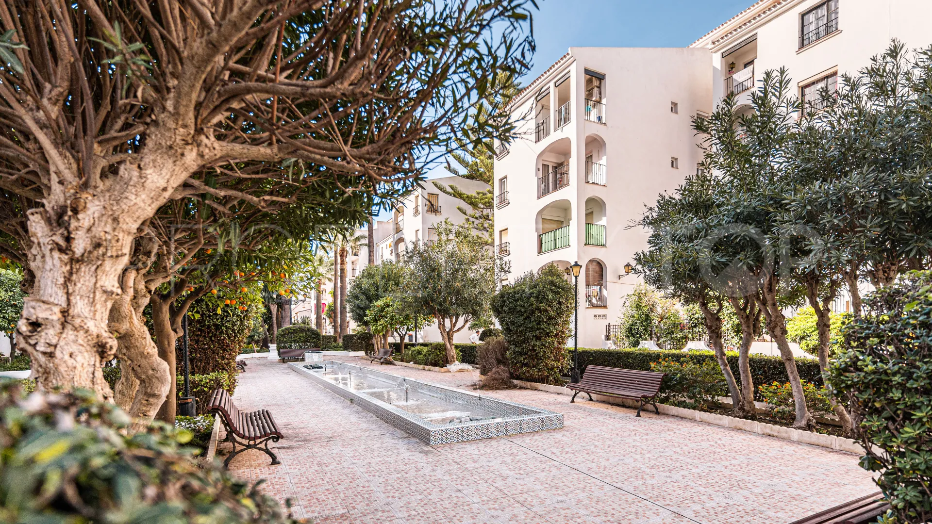 Comprar atico duplex en Sabinillas de 3 dormitorios