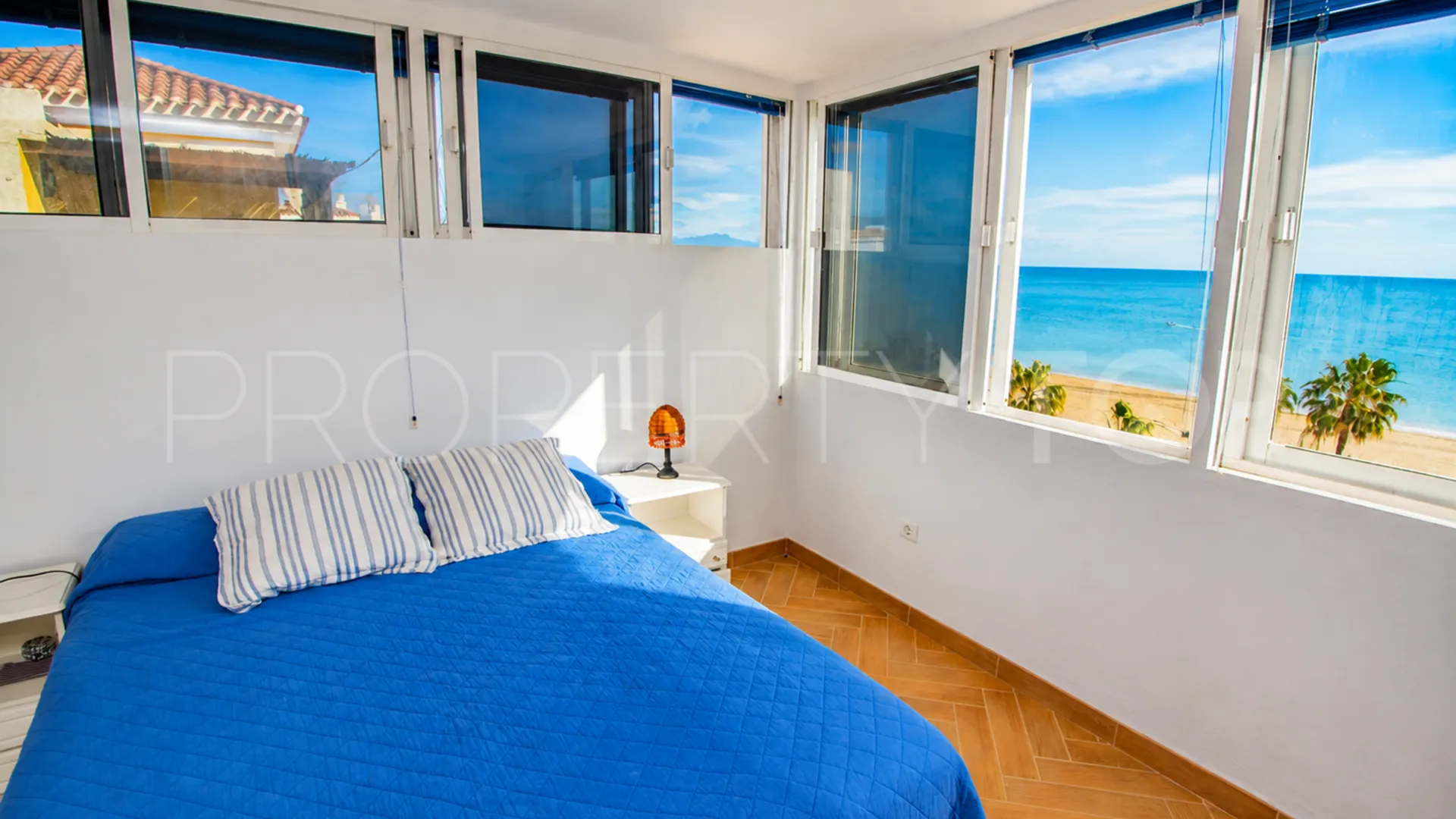 Comprar atico duplex en Sabinillas de 3 dormitorios