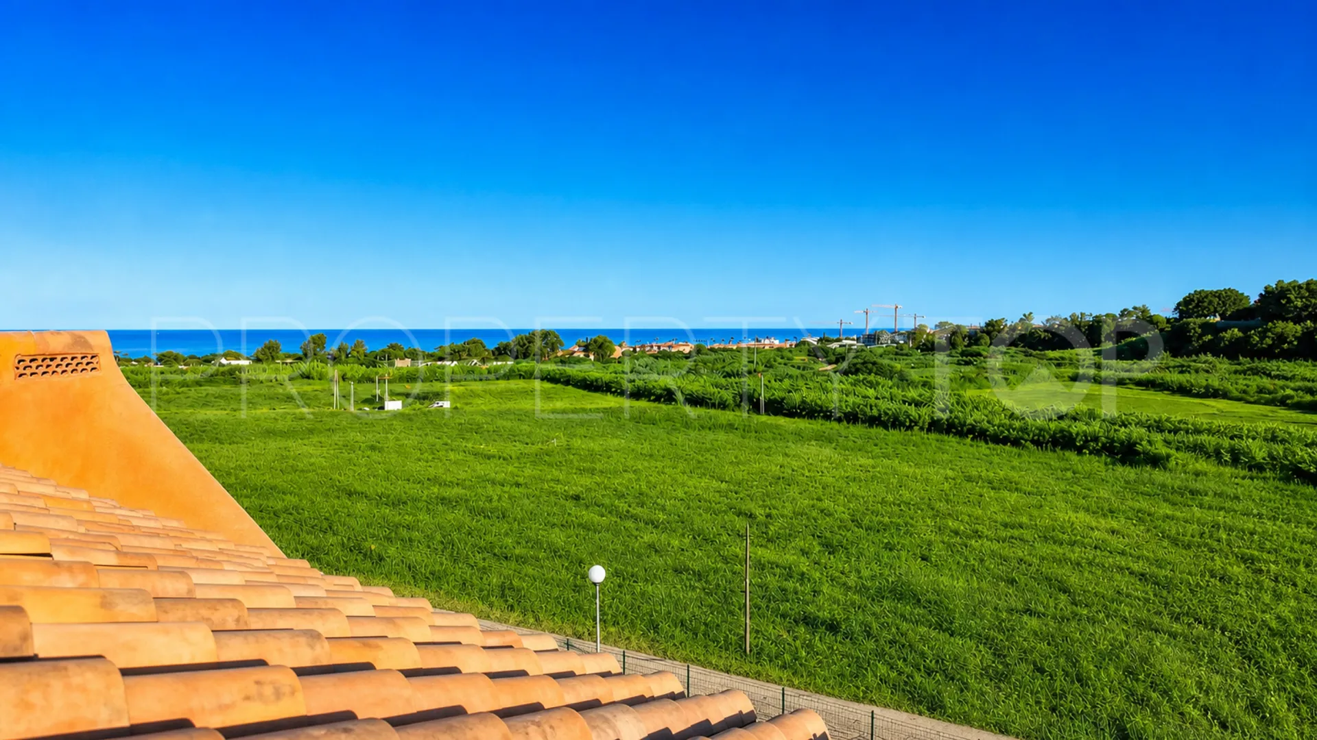 For sale 2 bedrooms apartment in La Duquesa