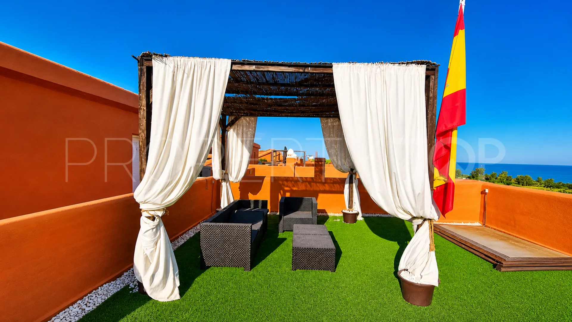 For sale 2 bedrooms apartment in La Duquesa